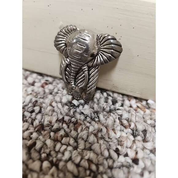 Vintage Silver Tone Large Elephant Brooch - Picture 2 of 4